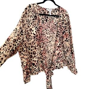 Gorgeous Leopard Print Toe Front Blouse